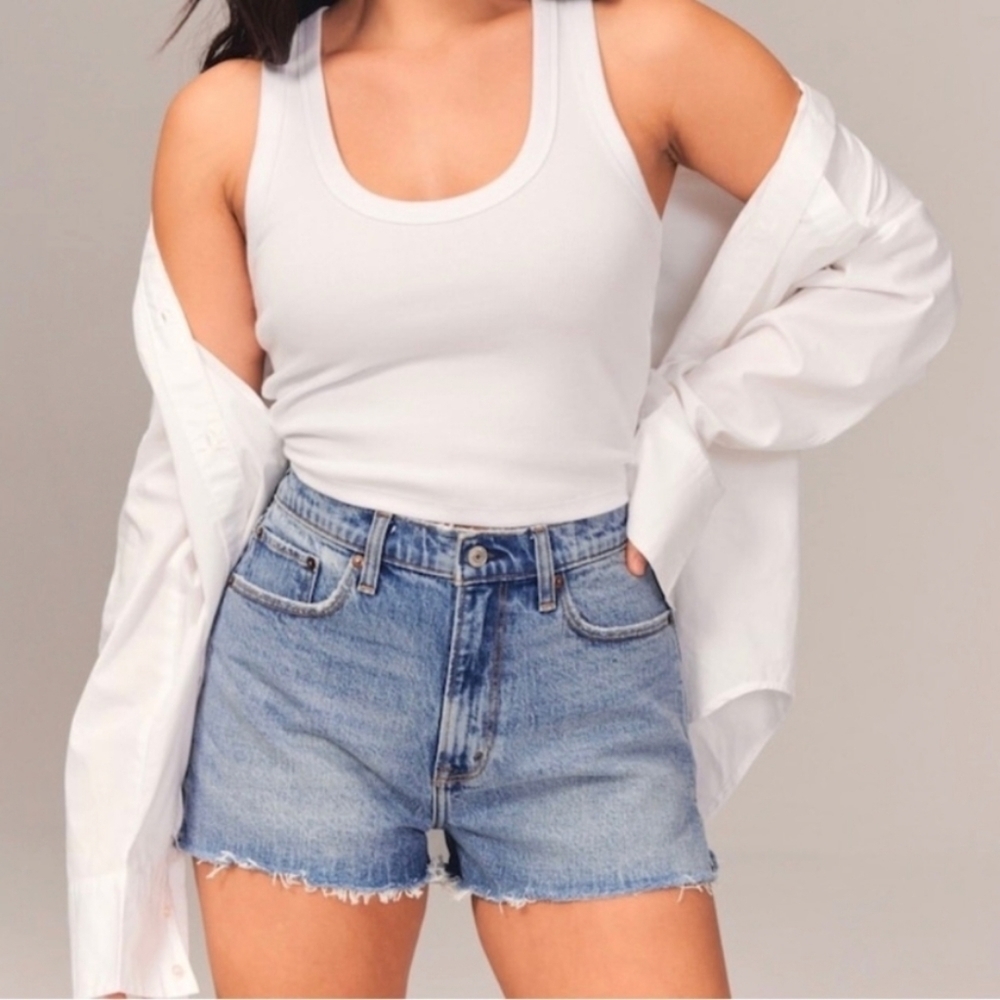 Abercrombie & Fitch Mid-Rise Mom Shorts, Color Blue(Med Wash) Size 25/0